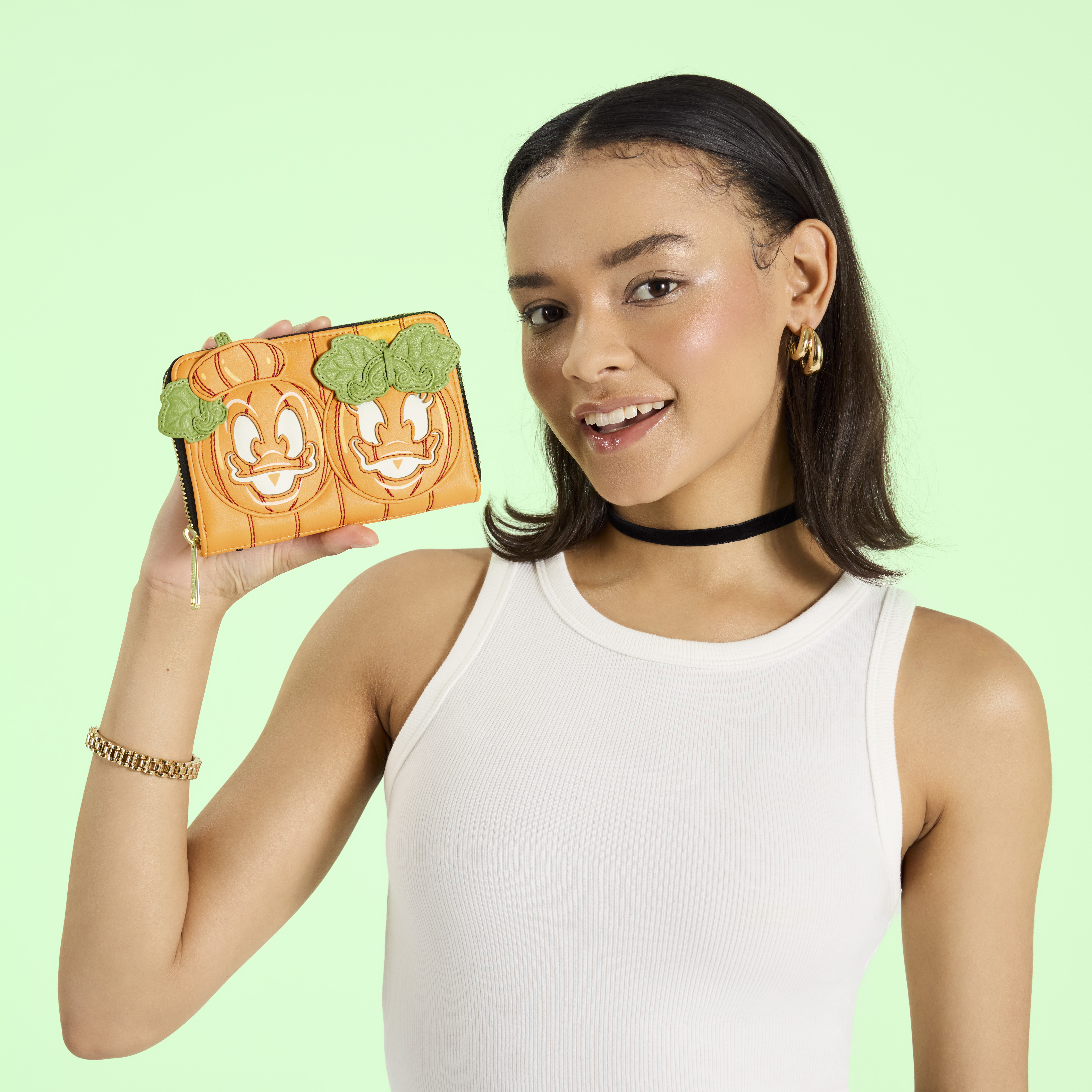 Alternative view of Donald & Daisy Jack-o'-Lantern Exclusive Glow Zip Around Wallet