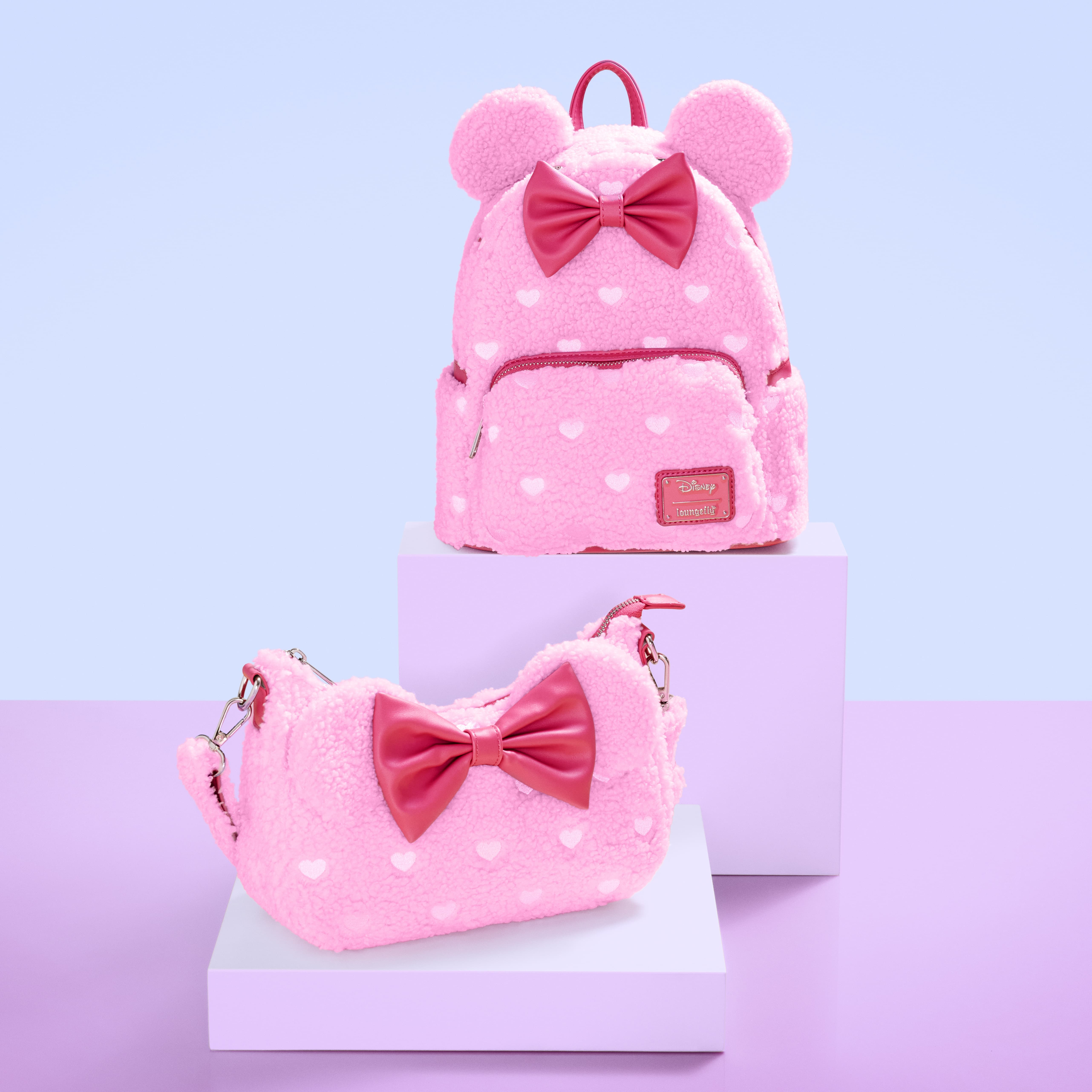 Minnie Mouse Exclusive Hearts Strawberry Scented Sherpa Crossbody Bag - Image 3