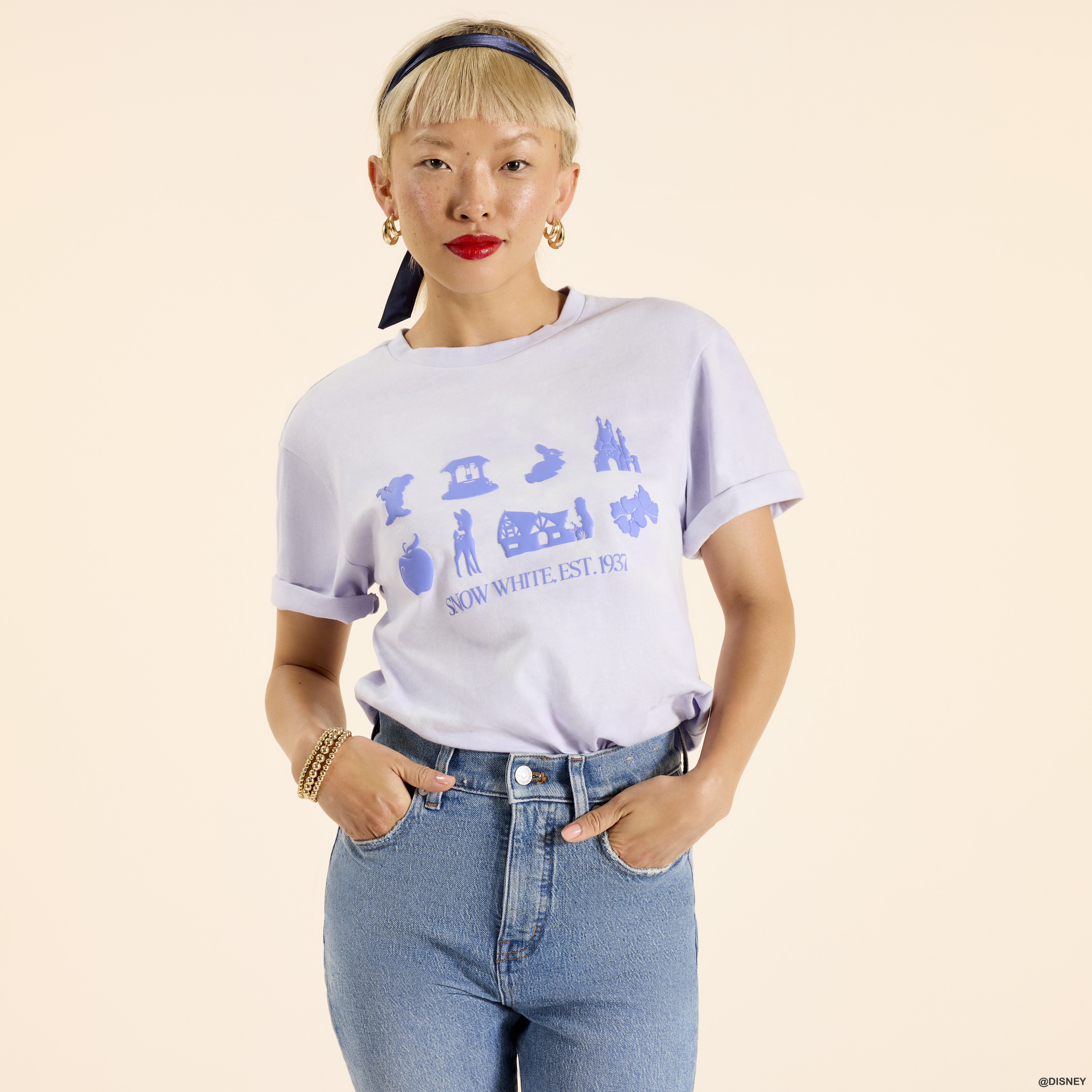 Alternative view of Snow White Icons Unisex Tee